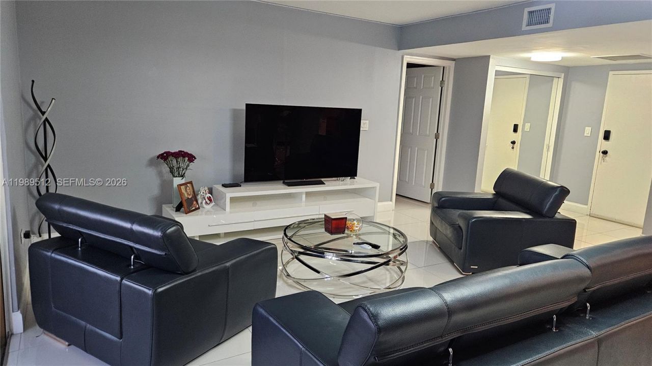 11111 Biscayne Blvd, Unit 3F, Miami, FL 33181 Photo