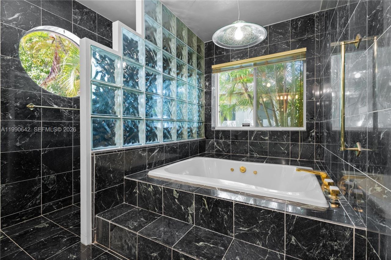 1845 Daytonia Rd, Miami Beach, FL 33141 Photo