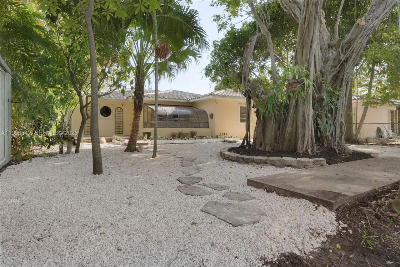 1845 Daytonia Rd , Miami Beach, FL 33141 Photo