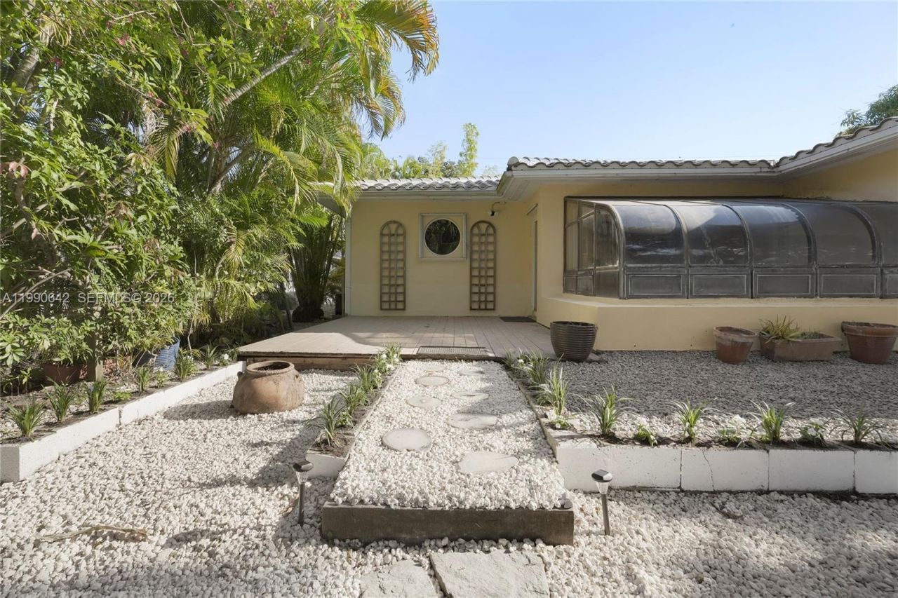 1845 Daytonia Rd , Miami Beach, FL 33141 Photo