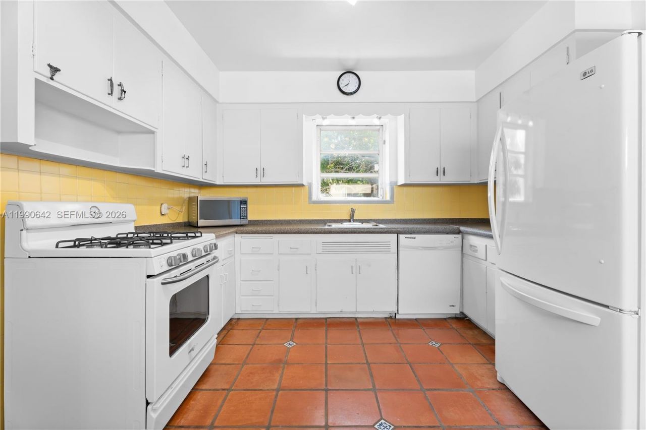 1845 Daytonia Rd, Miami Beach, FL 33141 Photo