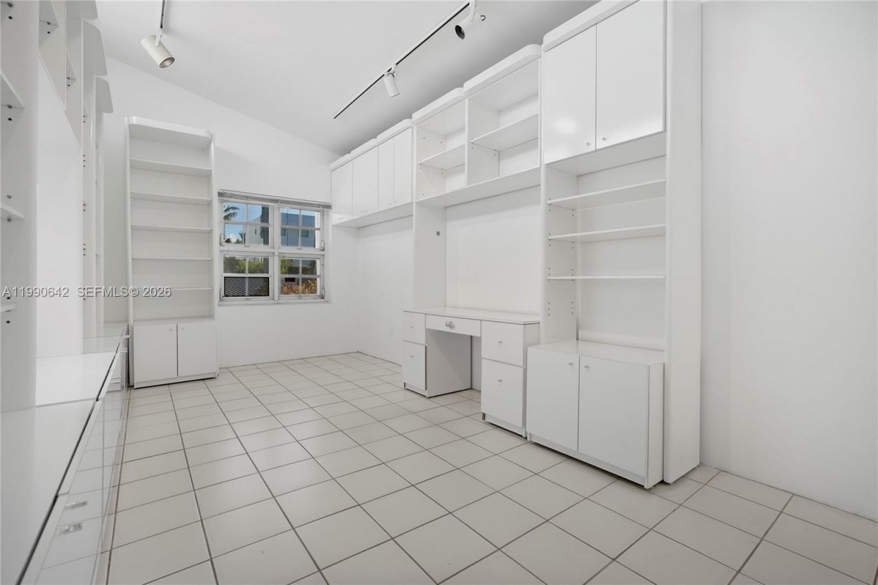 1845 Daytonia Rd , Miami Beach, FL 33141 Photo