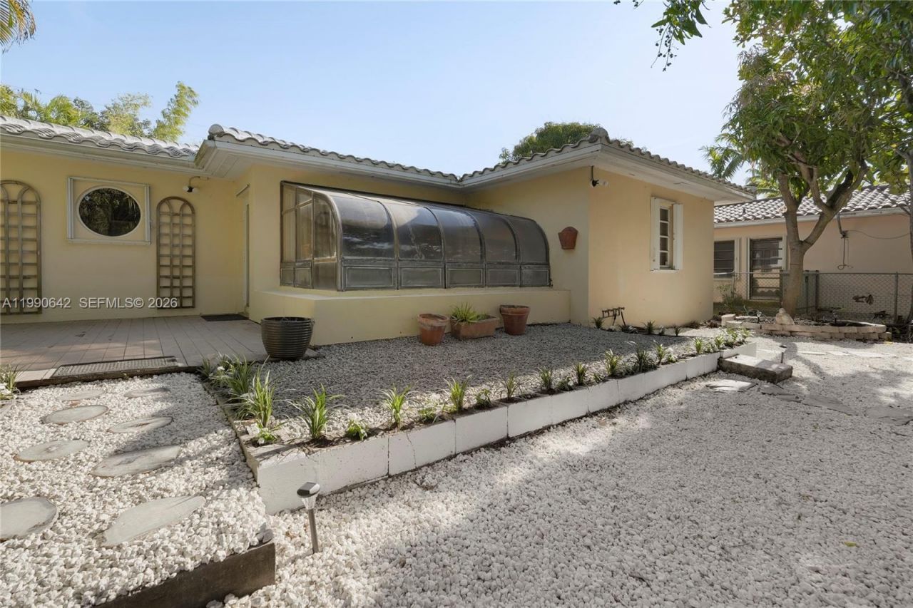 1845 Daytonia Rd , Miami Beach, FL 33141 Photo