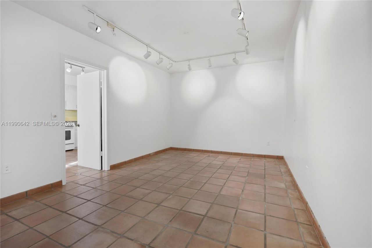 1845 Daytonia Rd , Miami Beach, FL 33141 Photo