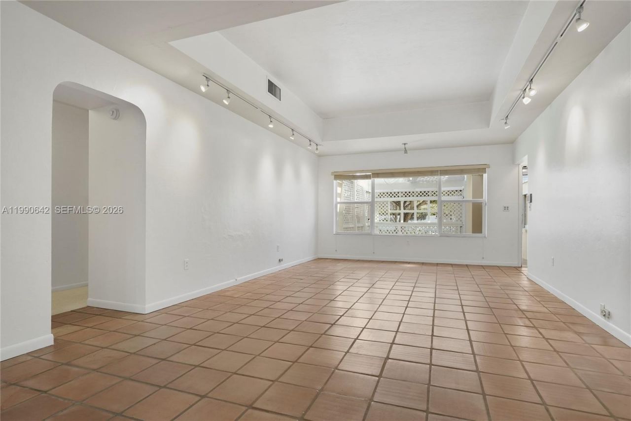 1845 Daytonia Rd , Miami Beach, FL 33141 Photo