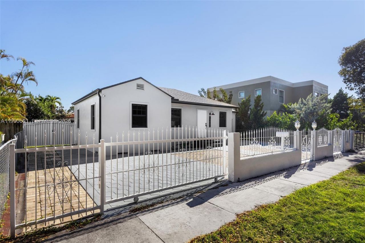 3640 SW 13th St , Miami, FL 33145 Photo