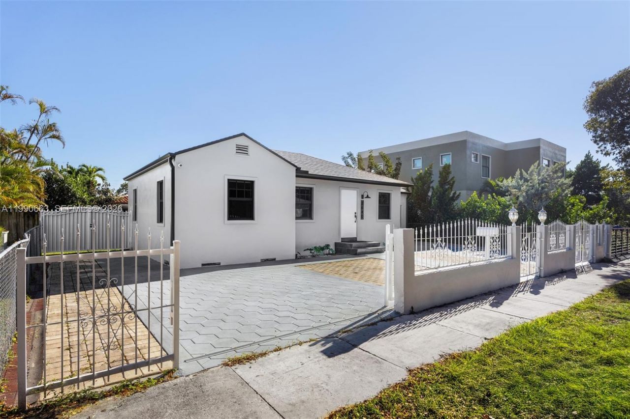 3640 SW 13th St , Miami, FL 33145 Photo