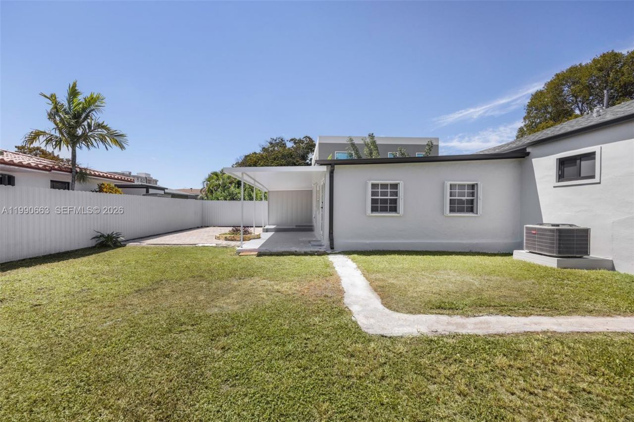 3640 SW 13th St , Miami, FL 33145 Photo