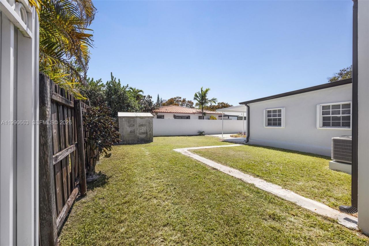 3640 SW 13th St , Miami, FL 33145 Photo