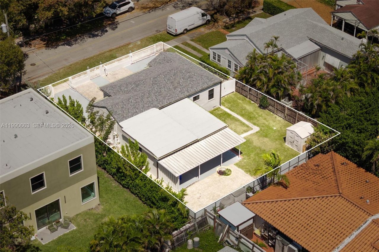 3640 SW 13th St , Miami, FL 33145 Photo