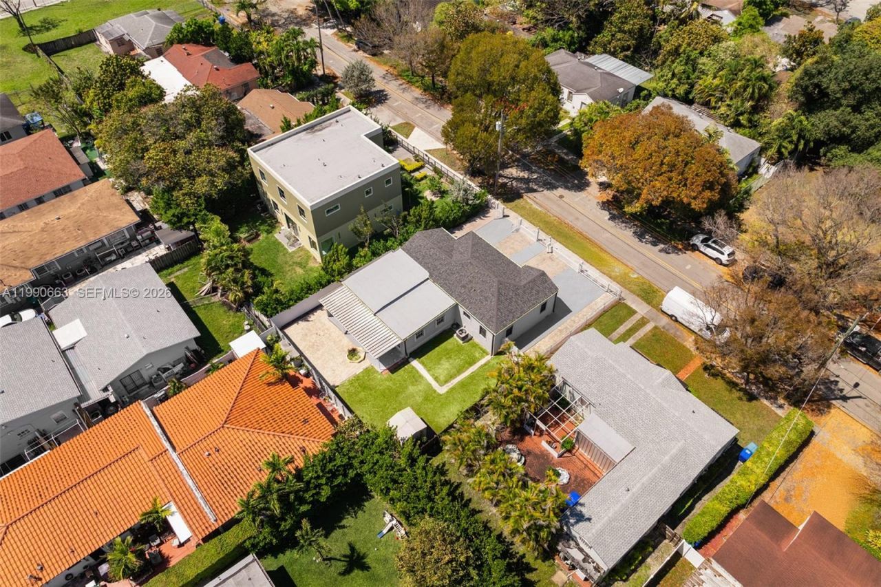 3640 SW 13th St , Miami, FL 33145 Photo