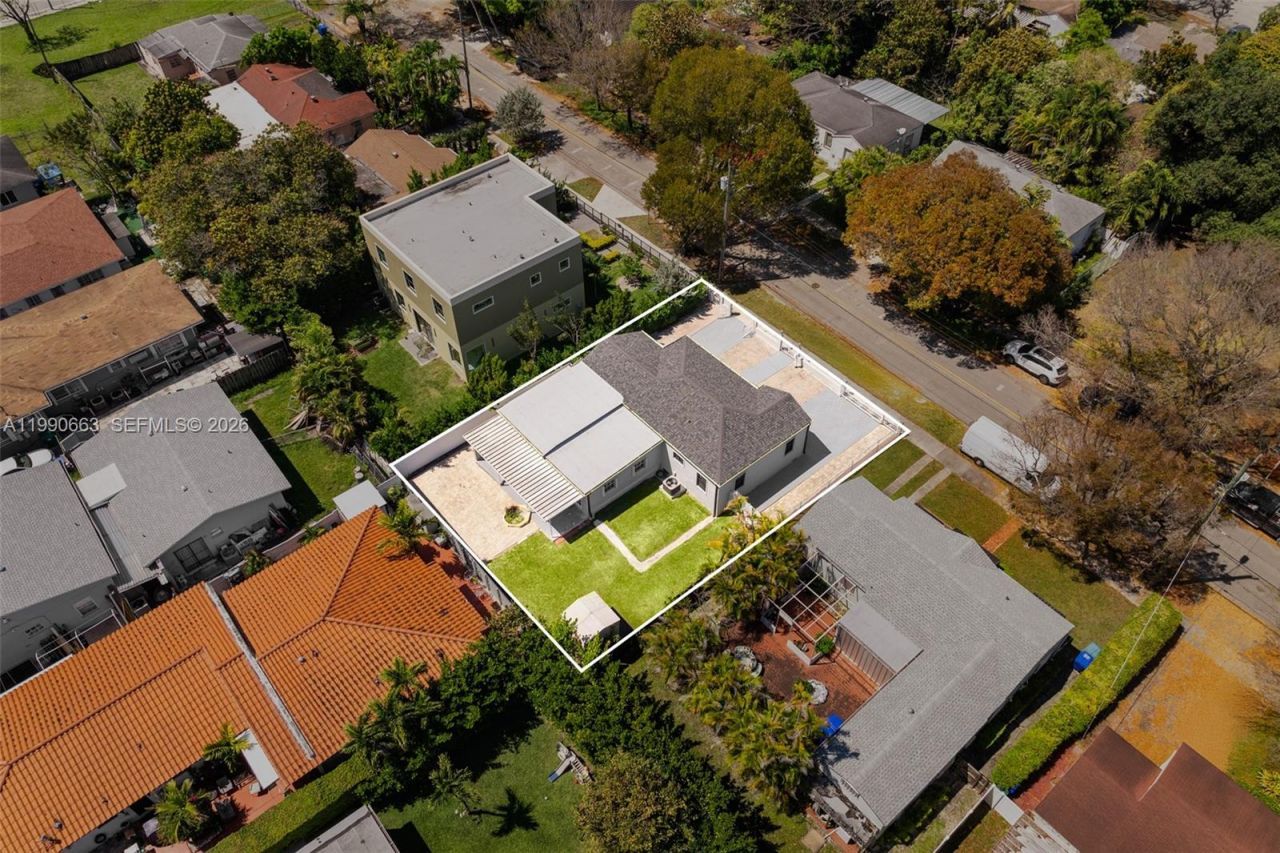 3640 SW 13th St , Miami, FL 33145 Photo