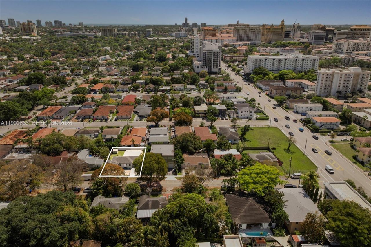 3640 SW 13th St , Miami, FL 33145 Photo