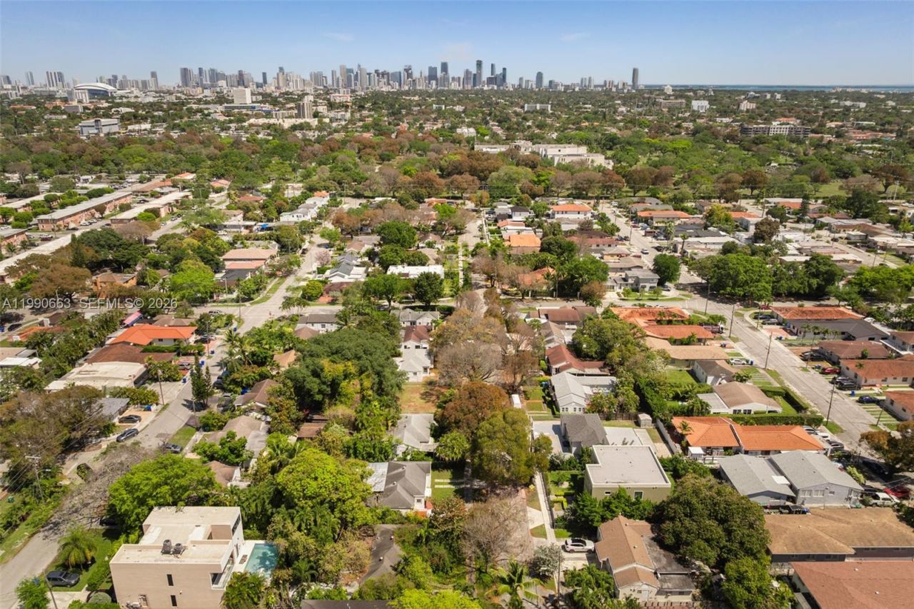 3640 SW 13th St , Miami, FL 33145 Photo