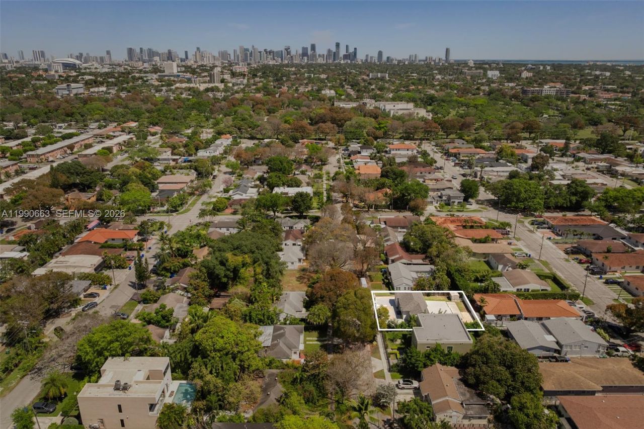 3640 SW 13th St , Miami, FL 33145 Photo