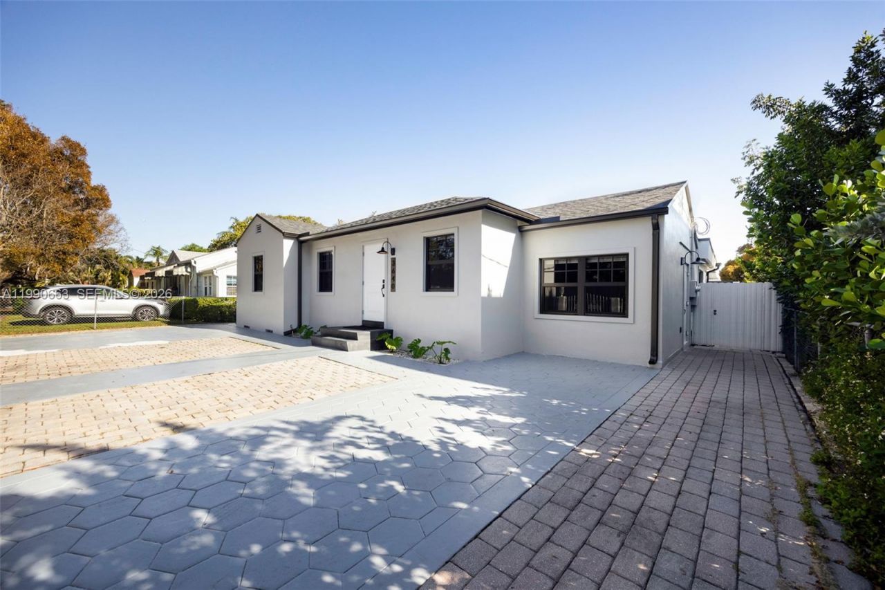 3640 SW 13th St , Miami, FL 33145 Photo