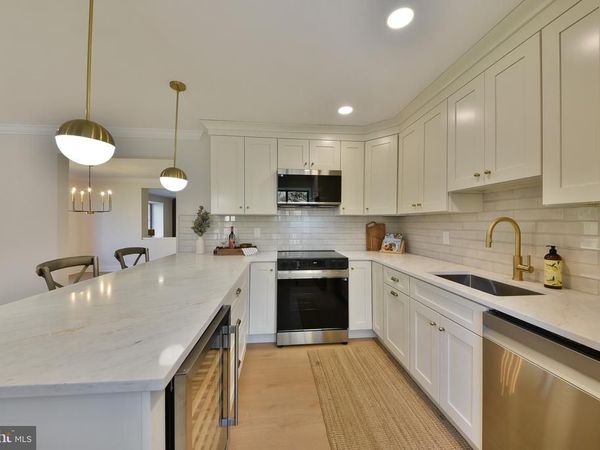 20 INDEPENDENCE PLACE, NEWTOWN, PA 18940