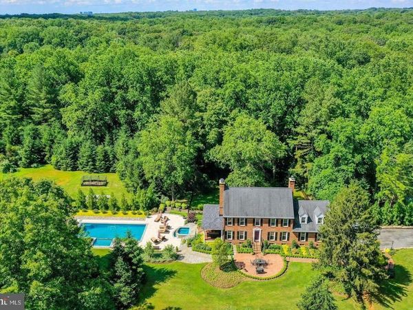 10712 CREAMCUP LANE , GREAT FALLS, VA 22066