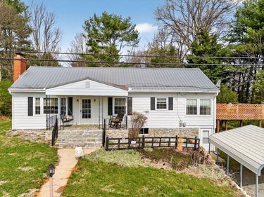 12477 North Old Moneta Road, Moneta, VA 24121