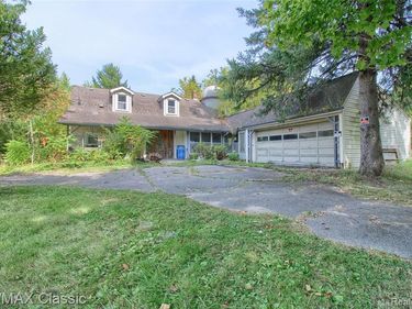 19150 Beck Road, Northville Twp, MI 48167