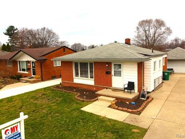 32474 Leona Street, Garden City, MI 48135