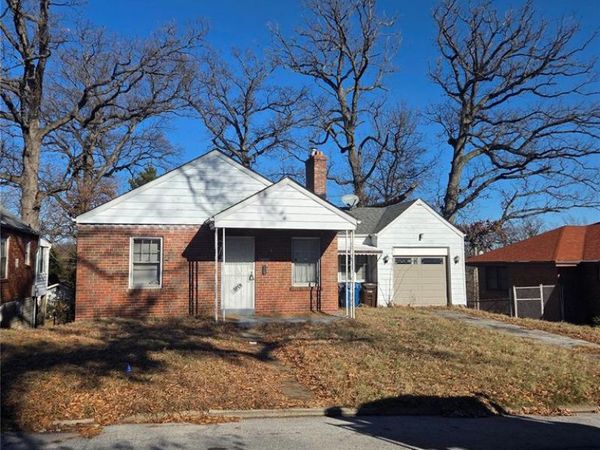 6725 Maryellen Street, Northwoods, MO 63121