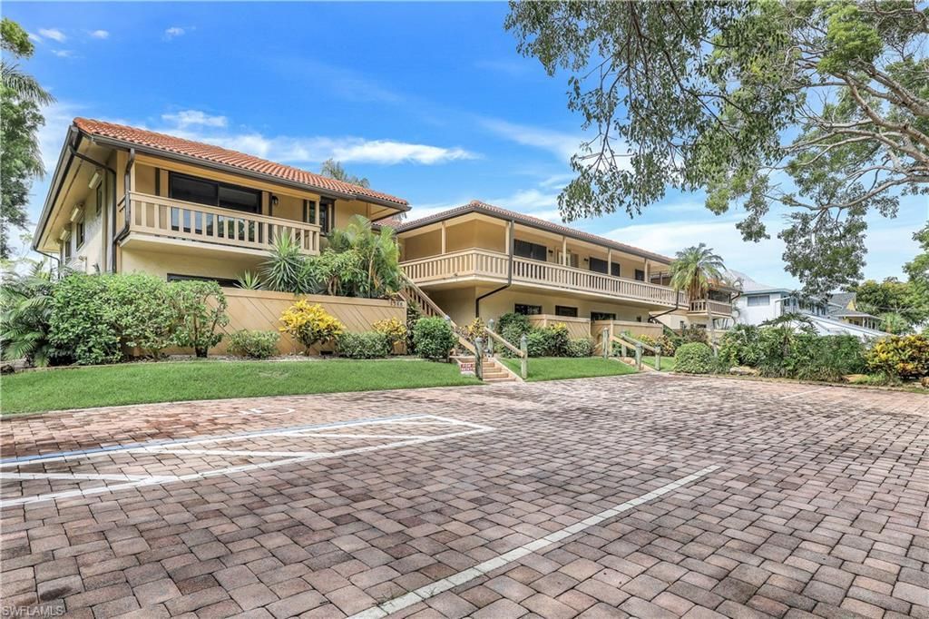 1390 Chesapeake Ave, Unit 1390, Naples, FL 34102 Photo