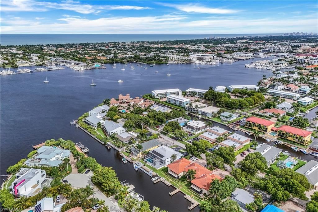 1390 Chesapeake Ave, Unit 1390, Naples, FL 34102 Photo