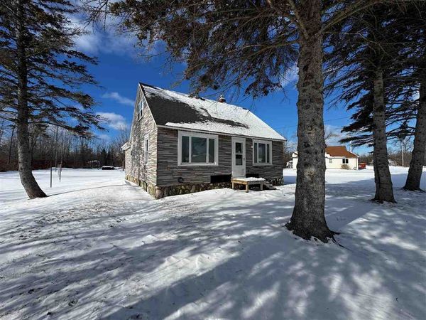 421 Sutherland, Cheboygan, MI 49721