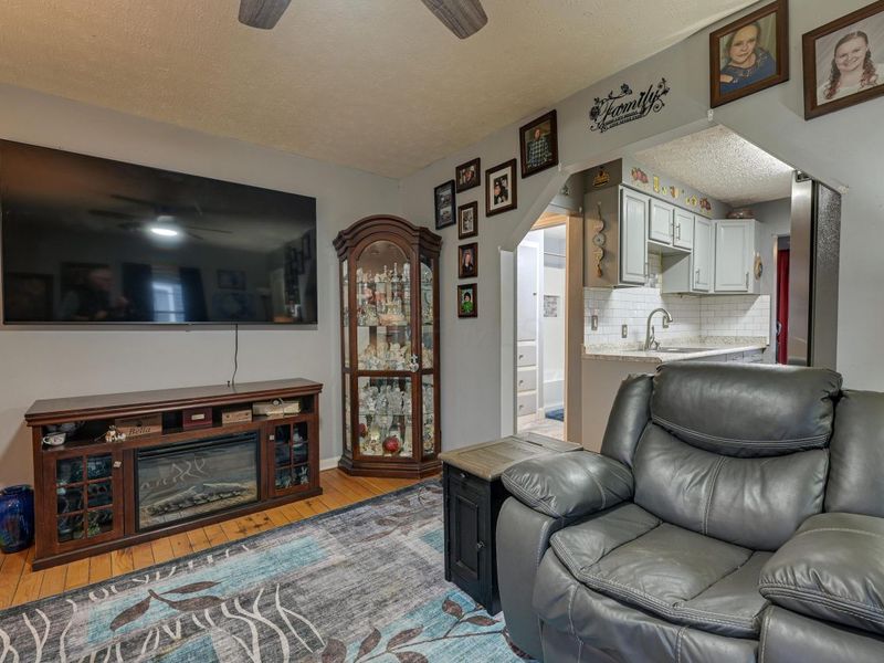 2610 Grasmere Avenue , Columbus, OH 43211 Photo 6