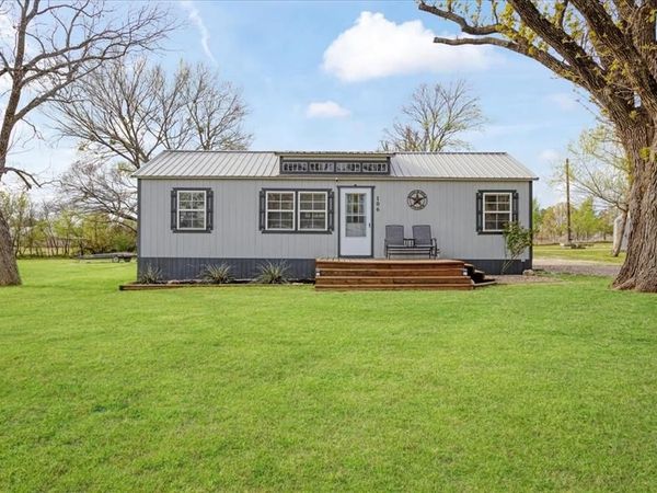 106 Red Bud Street , Ravenna, TX 75476