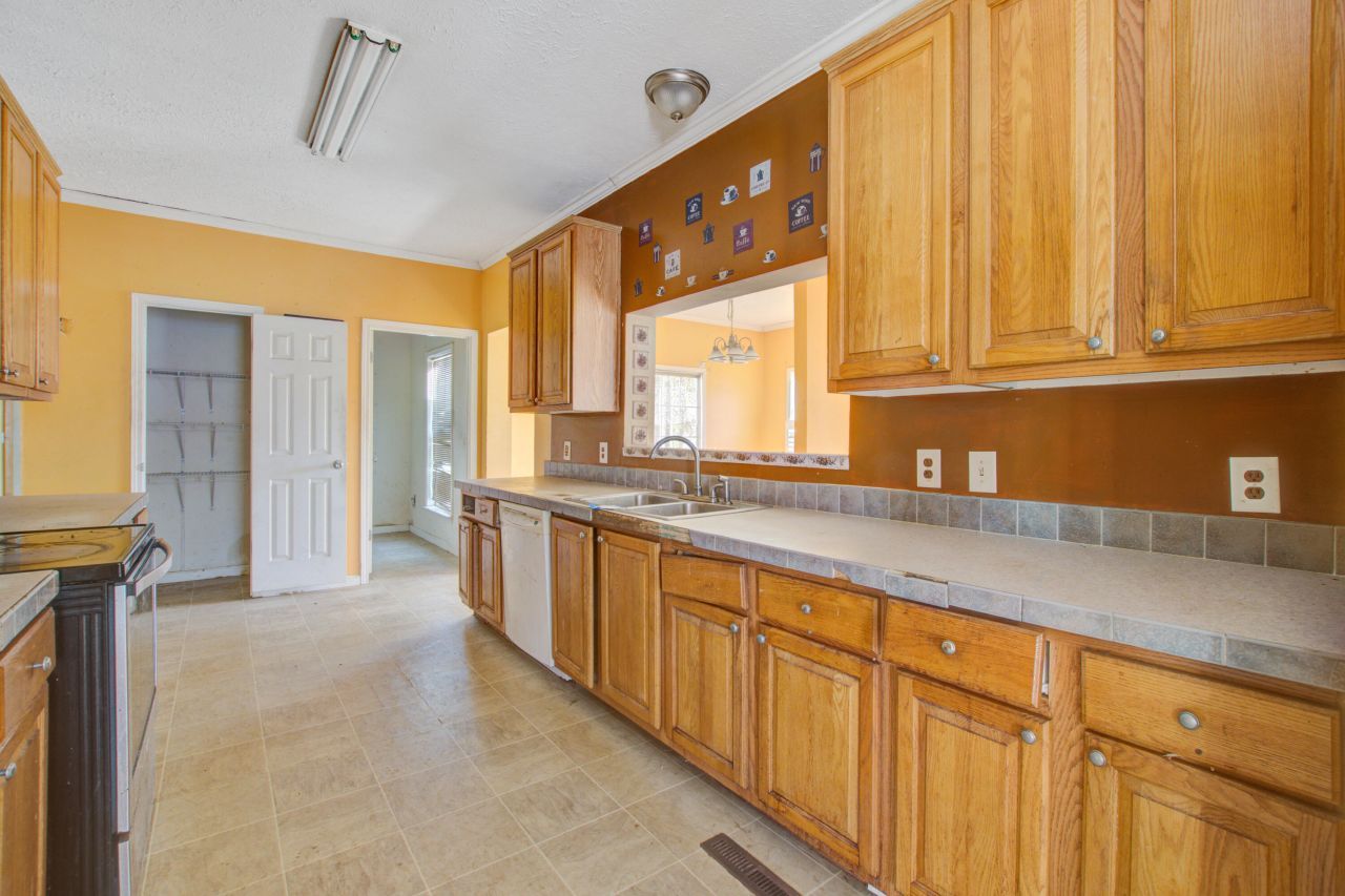 5664 Dixie Plantation Road Photo 7