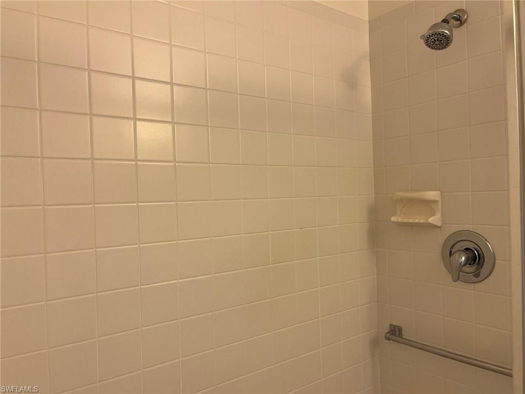 7402 Lake Breeze Dr, Unit 202, Fort Myers, FL 33907 Photo