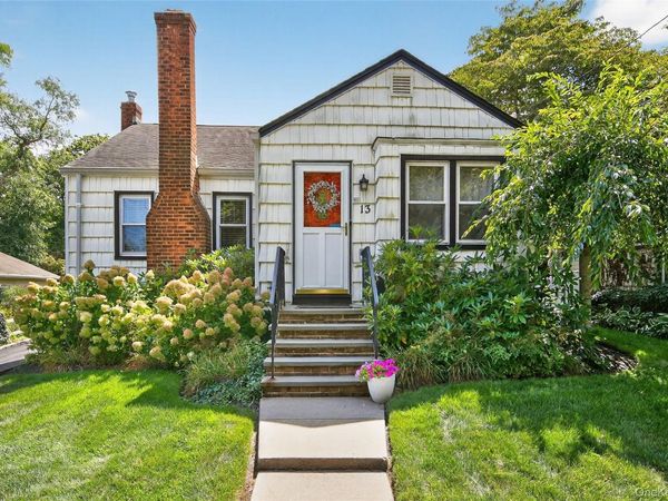 13 Prospect Street , Glen Head, NY 11545