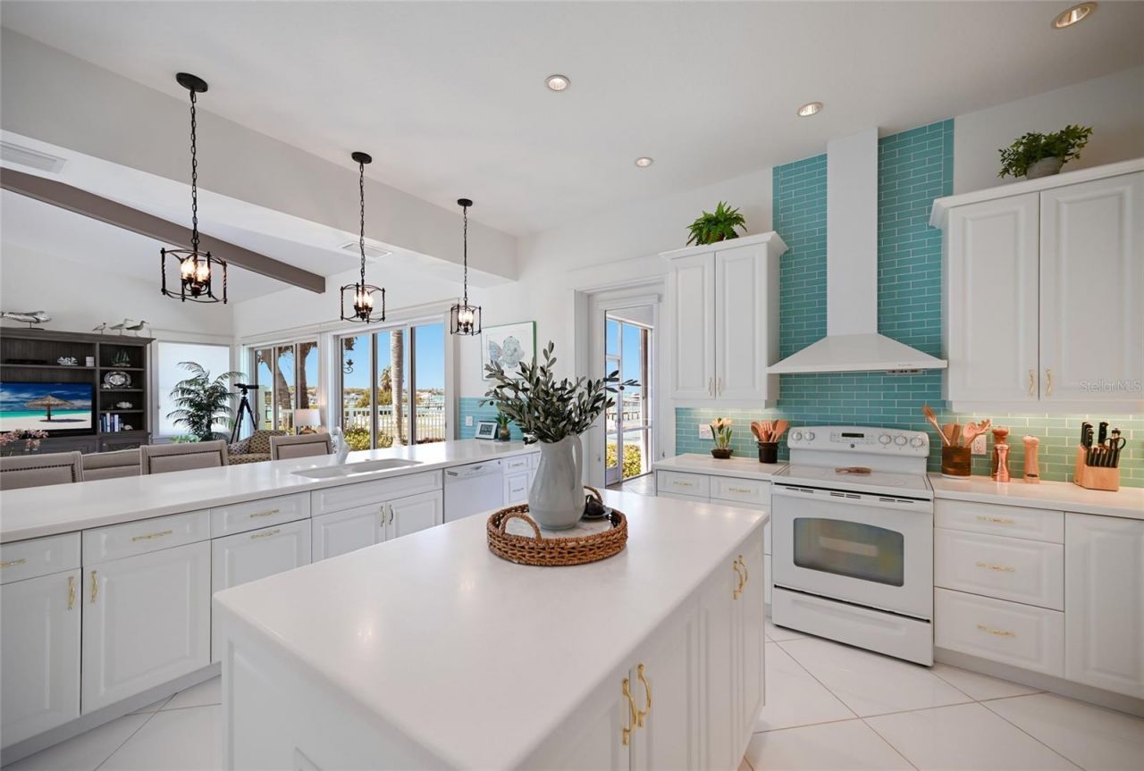 6100 Riverview Boulevard, Bradenton, FL 34209 Photo