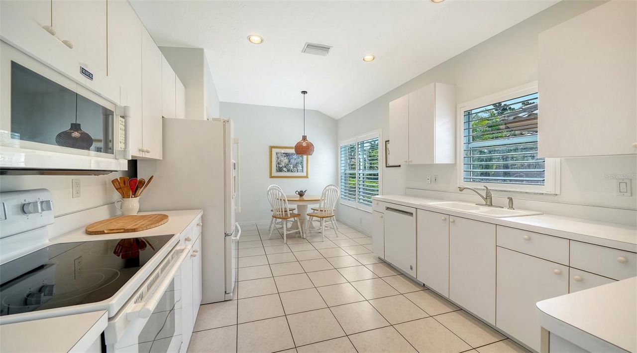 3799 Mira Lago Drive, Sarasota, FL 34238 Photo