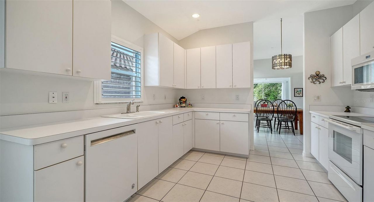 3799 Mira Lago Drive, Sarasota, FL 34238 Photo