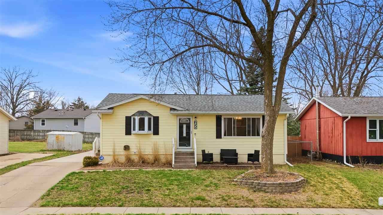 255 Juniper Ct, North Liberty, IA 52317 Main Photo