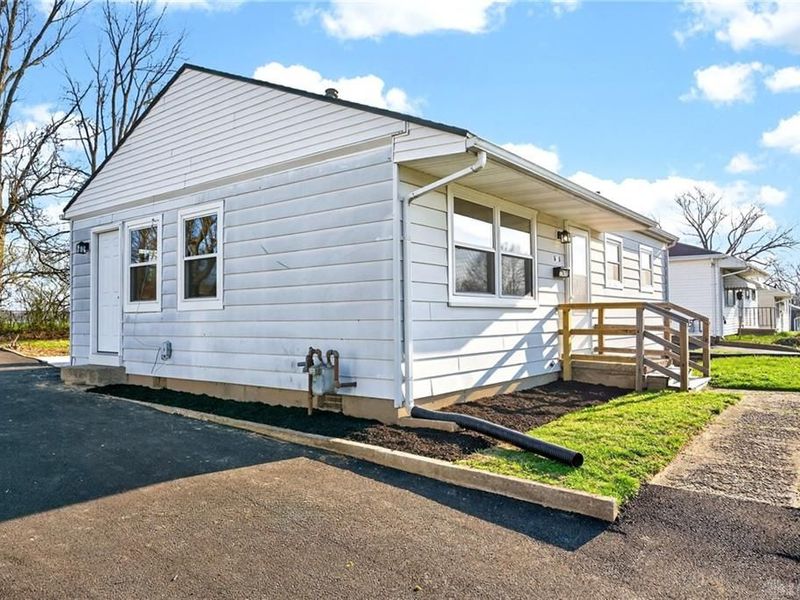 5345 Middlebury Road, West Carrollton, OH 45432 Photo 2