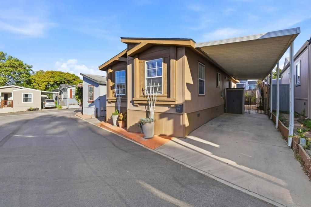 920 Capitola Avenue, Capitola, CA 95010 Main Photo