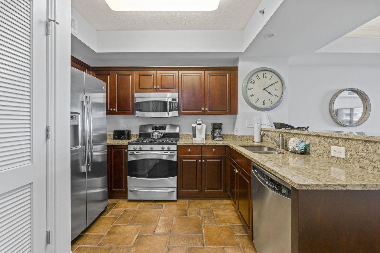 100 North Beach Blvd. Photo 13