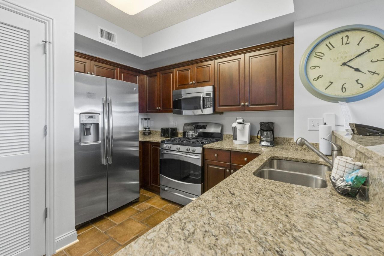 100 North Beach Blvd. Photo 14