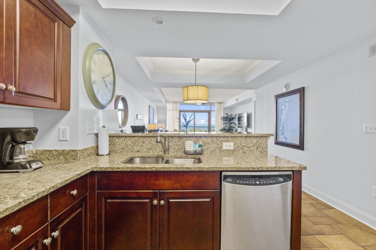 100 North Beach Blvd. Photo 15