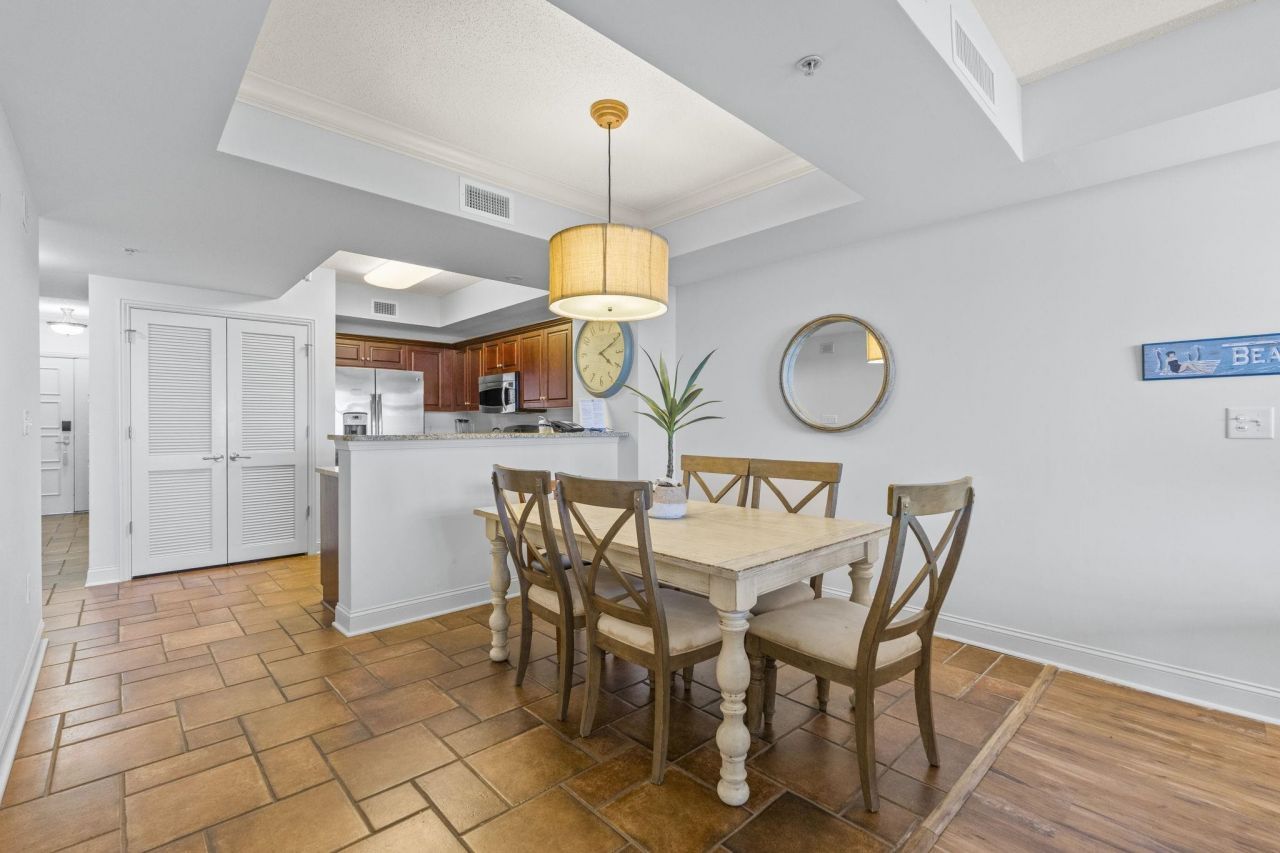 100 North Beach Blvd. Photo 17