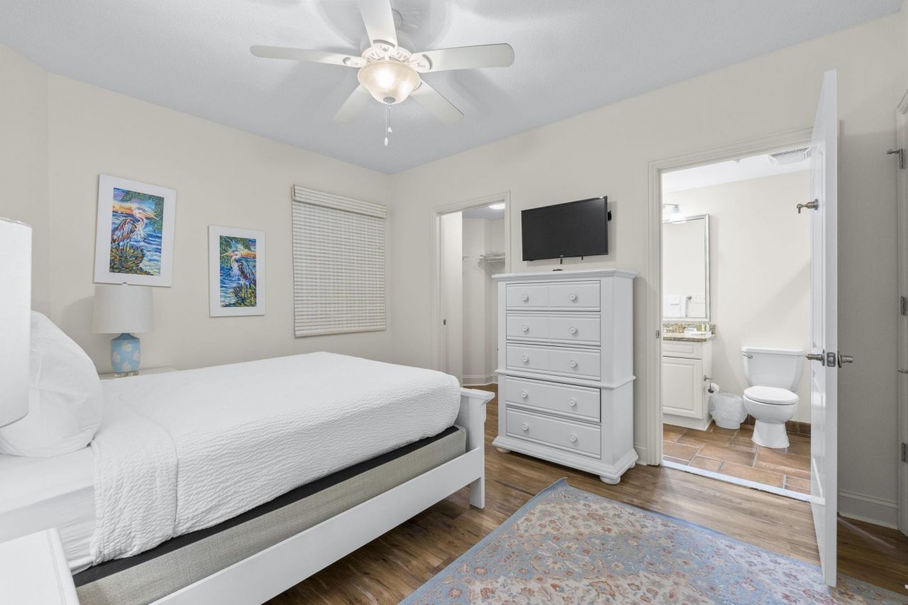 100 North Beach Blvd. Photo 9