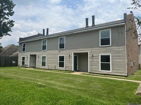 1921 Southpointe Dr, Baton Rouge, LA 70808