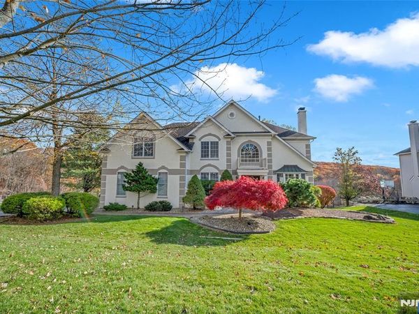 24 Vista Drive, Mount Olive Township, NJ 07836