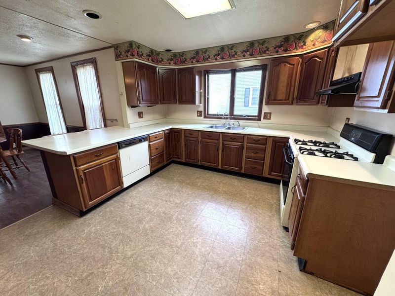 74 E Whitney Avenue , Shelby, OH 44875 Photo 7