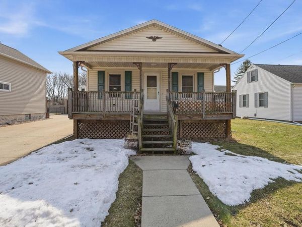 353 W 18TH AVENUE, Oshkosh, WI 54902