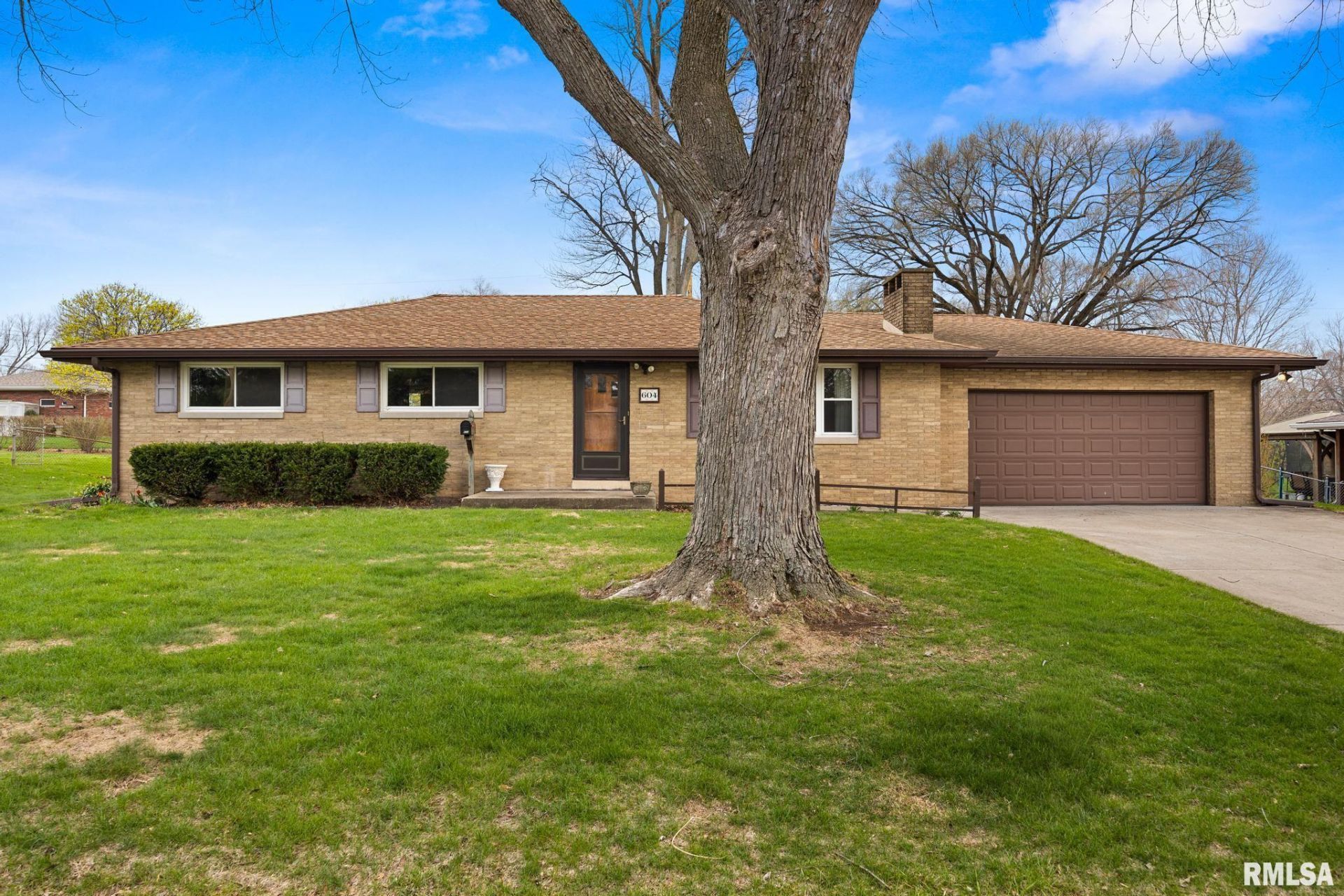 604 S Elm Street, Washington, IL 61571 Main Photo